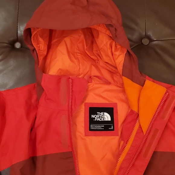 The North Face Boys Multicolored Jacket - Picture 12 of 12